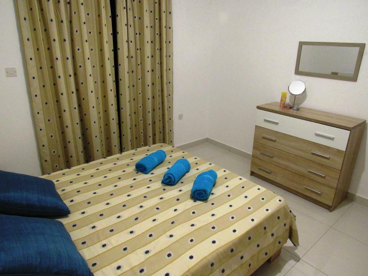 Апартаменти No8 @ Seabreeze Court Мелліха Екстер'єр фото